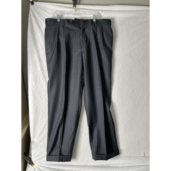 Jos A Bank SignatureGold Men's Grey Pinstripe Wool Suit 44R see measure - Picture 2 of 16